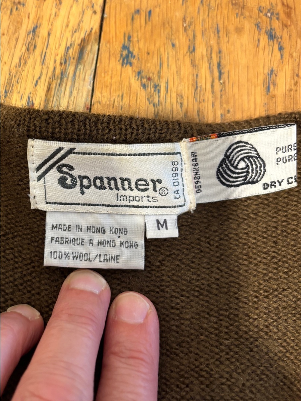 Spanner Imports Embroidered VINTAGE Cardigan – Olive Green – Size M - Picture 2 of 11